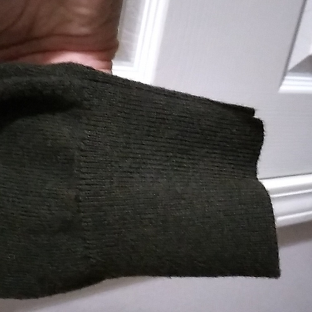 Olive pullover NWOT - Picture 4 of 7